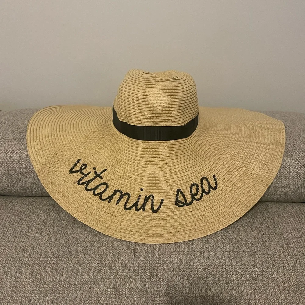 Two’s Company Vitamin Sea Floppy Hat - Picture 2 of 3
